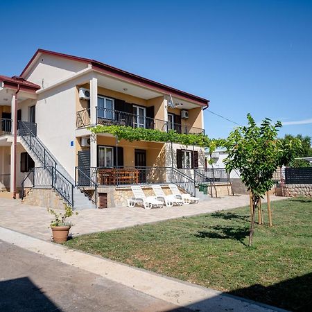 סלינה Apartments Zora מראה חיצוני תמונה