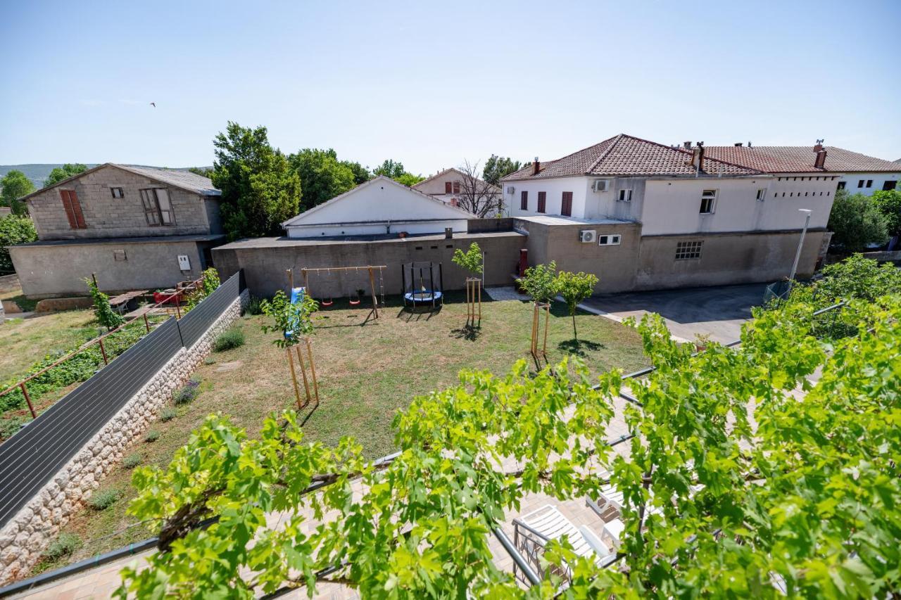 סלינה Apartments Zora מראה חיצוני תמונה