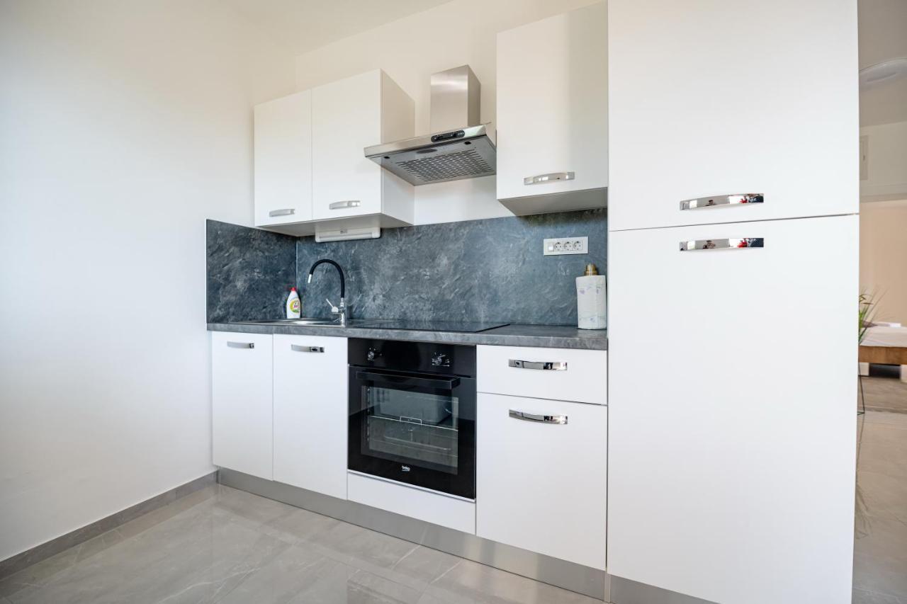 סלינה Apartments Zora מראה חיצוני תמונה